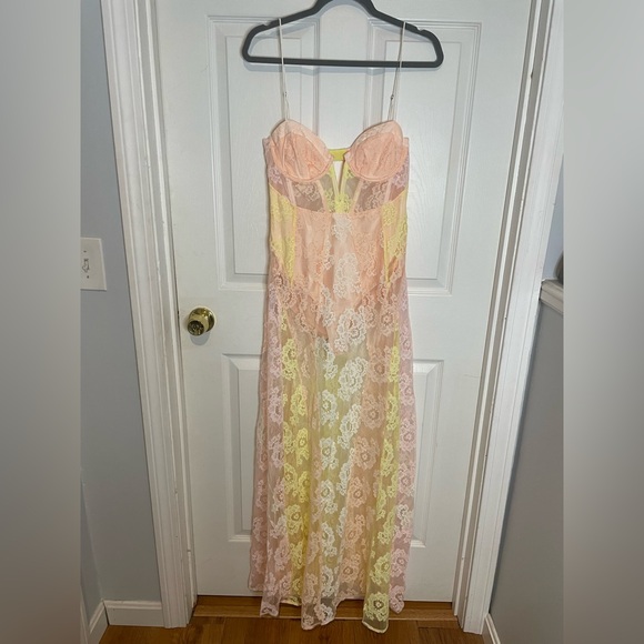 NWT For Love & Lemons Blossom Maxi Dress Size Medium In Color Multi - Picture 6 of 11